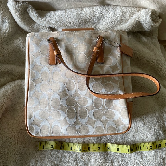 Coach limited edition tote bag, leather strap, inside zip pocket - Picture 9 of 10